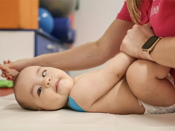 Czym jest rehabilitacja Vojty i jak może pomóc w terapii?