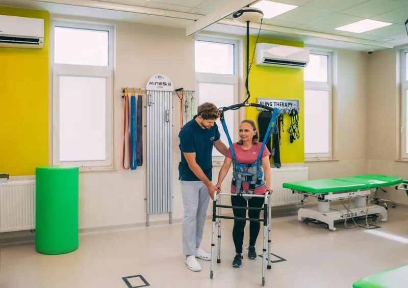 Jak długo trwa rehabilitacja po operacji guza mózgu? Kluczowe informacje dla pacjentów