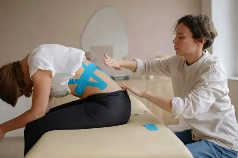 Jakie są koszty wizyty u fizjoterapeuty? Sprawdź, na co się przygotować!