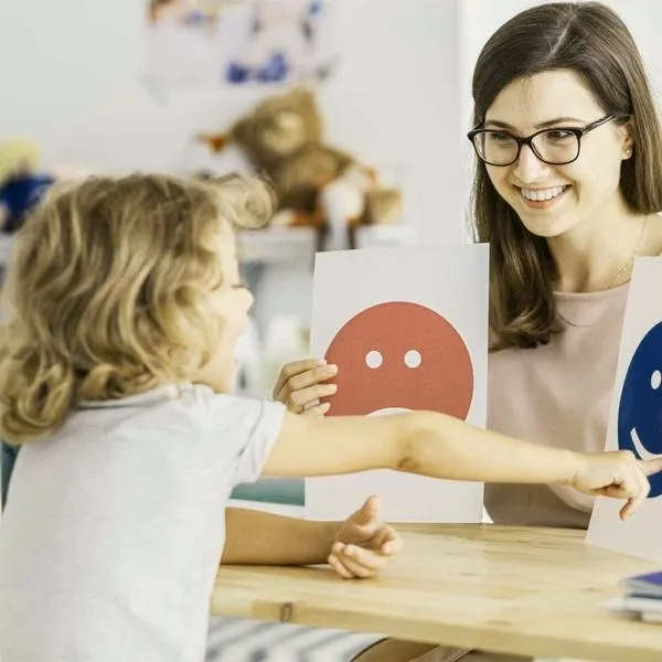 Jakie terapie wspierają rozwój dzieci z autyzmem?