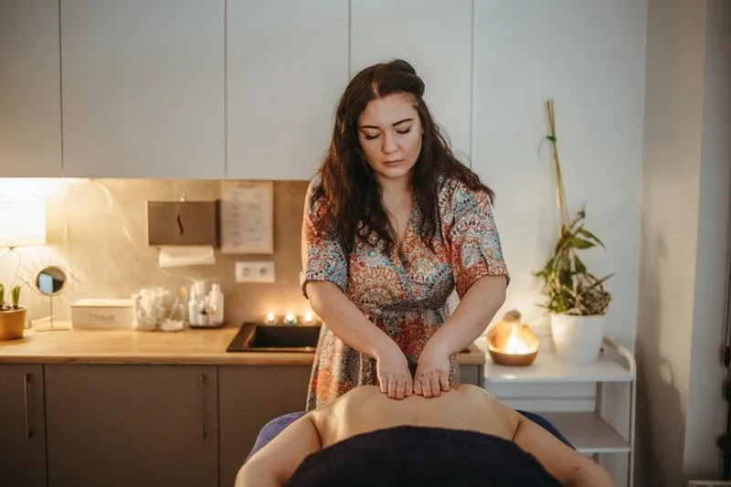 Najlepsze miejsca na masaż w Warszawie – gdzie warto pójść?