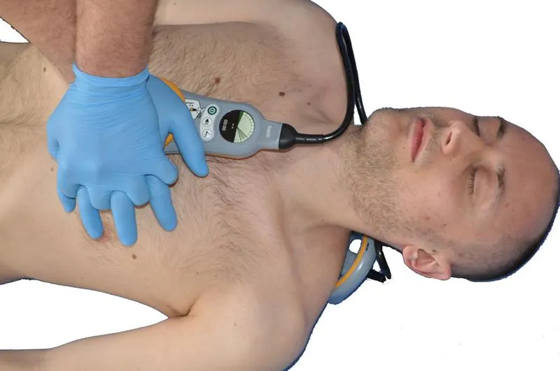 Pośredni masaż serca krok po kroku