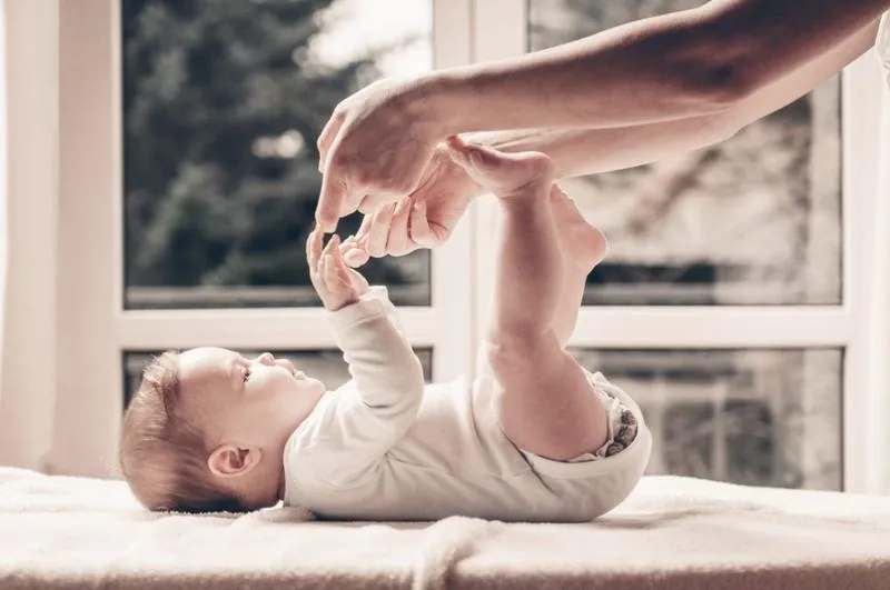 Wczesna interwencja i rozwój niemowlaka